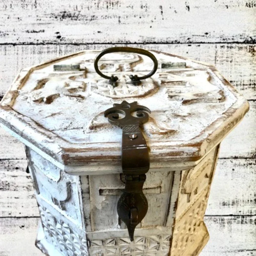 Vintage Wood Storage Box Hand Carved ANIMALS Folk Art Hinged Lid Rustic